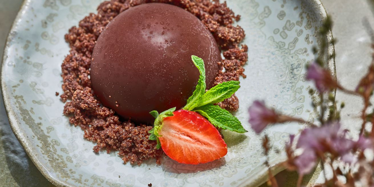 Helado cremoso de café con crumble de chocolate